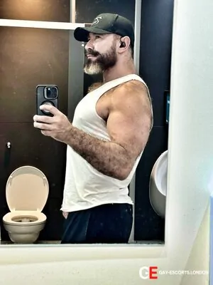 Gay Escort Marcus Owen 50yr - dirty talk