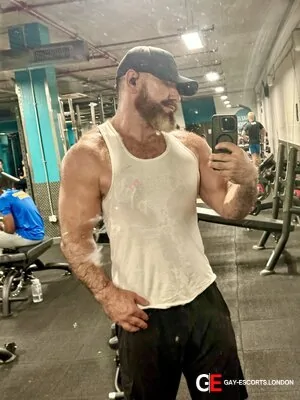 Gay Escort Marcus Owen 50yr - role