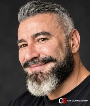 Gay Escort Hairymuscledaddyxl🍆 51yr - rimming