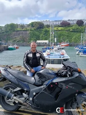 Gay Escort Graham 39yr - licking
