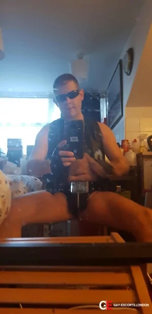 Gay Escort Graham 39yr - sucking