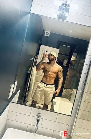 Bisexual Escort Brad_xl 21yr - always safe sex