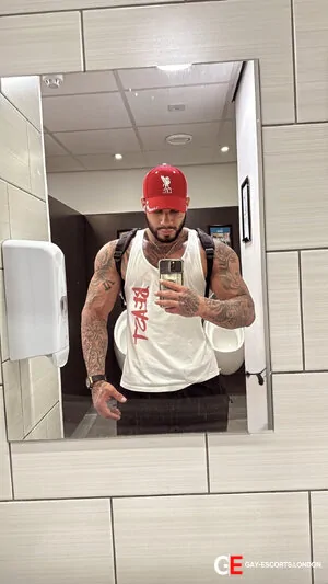 Bisexual Escort Brad_pro 23yr - trios