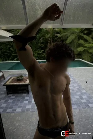 Bisexual Escort Oliver. 22yr - role