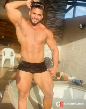 Bisexual Escort Jhonnbrazil 28yr - groups