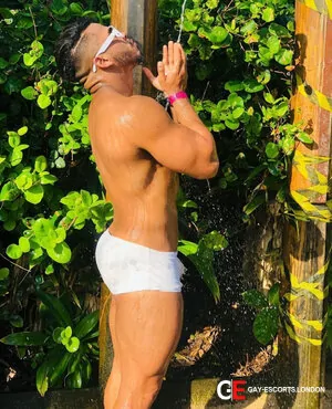 Bisexual Escort Jhonnbrasil 29yr - trios