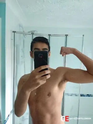 Bisexual Escort Imtiaz 30yr - licking