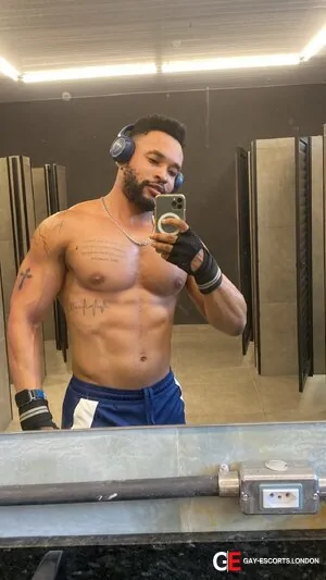 Gay Escort Alex 28yr - sucking