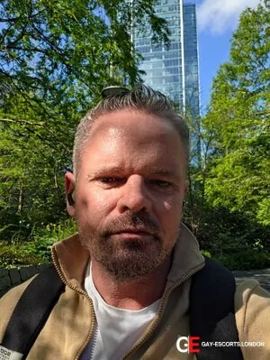 Gay Escort Irishstr8huntr 44yr - blowjob