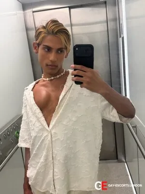 Gay Escort Gustavo 20yr - double penetration