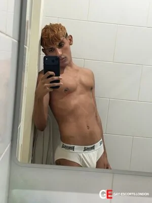 Gay Escort Gustavo 20yr - double penetration