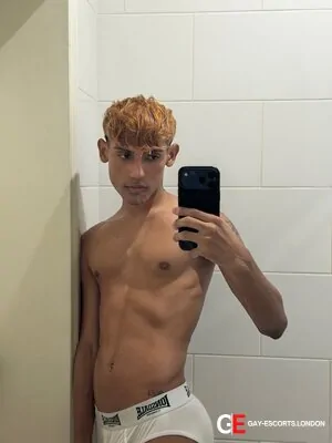 Gay Escort Gustavo 20yr - gangbang