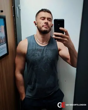 Gay Escort Matt 36yr - role