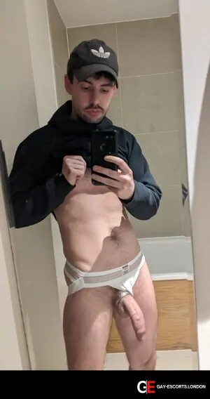 Gay Escort Mark Of England 28yr - sex slaves