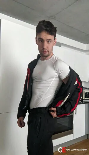 Gay Escort Mark Of England 29yr - sex slaves