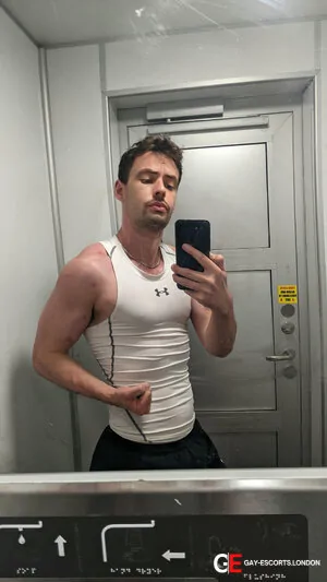 Gay Escort Mark Of England 28yr - sex slaves