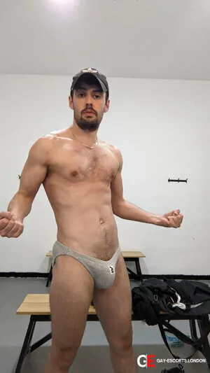 Gay Escort Mark Of England 29yr - sex slaves