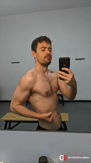Gay Escort Mark Of England 29yr - sex slaves