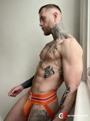Gay Escort Parker 33yr - licking