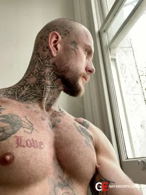Gay Escort Parker 33yr - licking