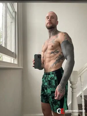 Gay Escort Parker 33yr - sucking