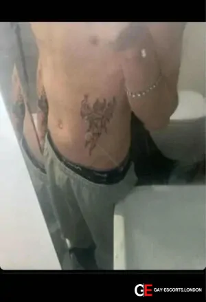 Bisexual Escort Liam 25yr - trios