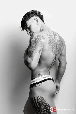 Gay Escort Luan 21yr - gangbang