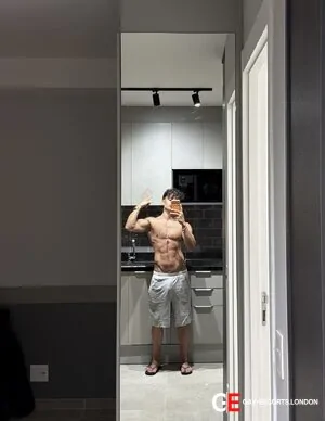 Gay Escort Luan 21yr - gangbang