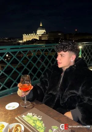 Gay Escort Luan 21yr - double penetration