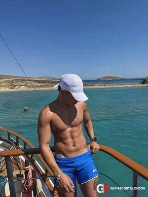 Gay Escort Luan 21yr - gangbang