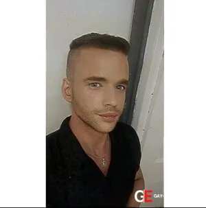 Gay Escort Ryan Young 30yr - role