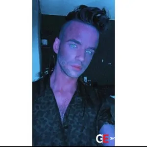Gay Escort Ryan Young 30yr - sucking