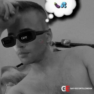 Gay Escort Ryan Young 30yr - role