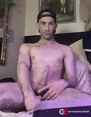 Gay Escort Max 33yr - gangbang