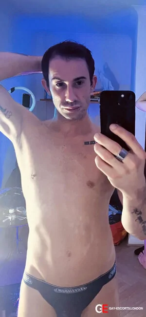 Gay Escort Max 33yr - gangbang