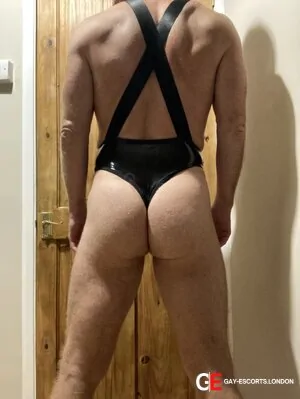 Bisexual Escort Masterlegsuk 45yr - sex in public