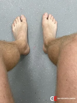 Gay Escort Torren 45yr - shaving