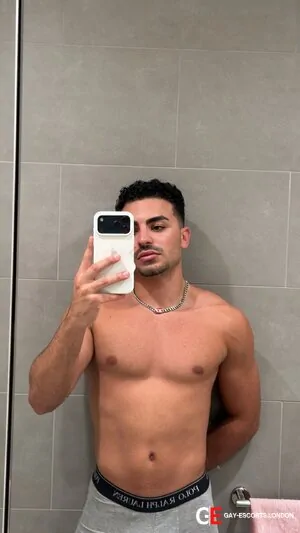 Gay Escort Vicent 20yr - sucking