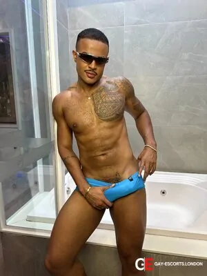 Bisexual Escort Leo Xxxl 23yr - licking
