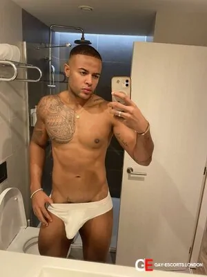 Bisexual Escort Matheus 23yr - role