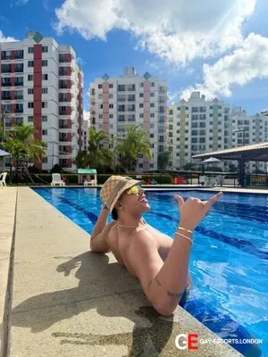 Bisexual Escort Kevin Xxxl 24yr - sucking