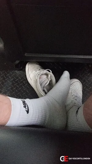 Bisexual Escort Lee 35yr - gangbang