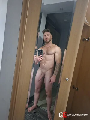 Gay Escort Luke 35yr - double penetration