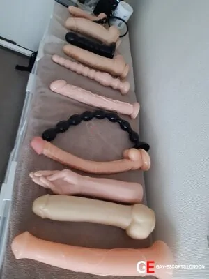 Gay Escort Caleb 28yr - gangbang