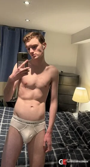 Gay Escort James 22yr - trios