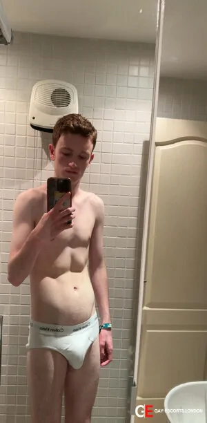Bisexual Escort James 22yr - rimming