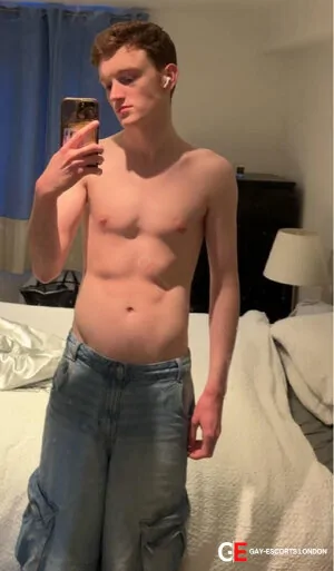Bisexual Escort James 22yr - double penetration