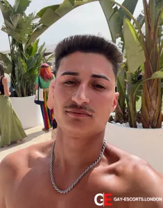 male rent boy London Filipe