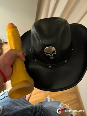 Bisexual Escort Cristian 30yr - role