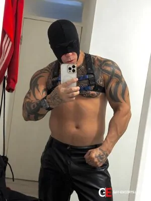 Bisexual Escort Cristian 29yr - trios
